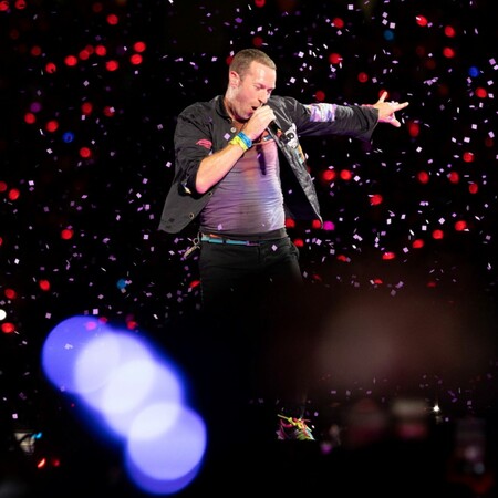 Coldplay: Τα βινύλια του νέου άλμπουμ Moon Music θα κατασκευαστούν από παλιά πλαστικά μπουκάλια