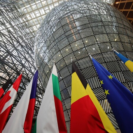 Οι «27» αποφασίζουν τα πρόσωπα που θα αναλάβουν τα κορυφαία αξιώματα στην ΕΕ