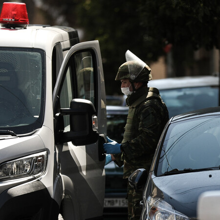 Συνελήφθησαν δύο άτομα για συμμετοχή σε τρομοκρατικές επιθέσεις