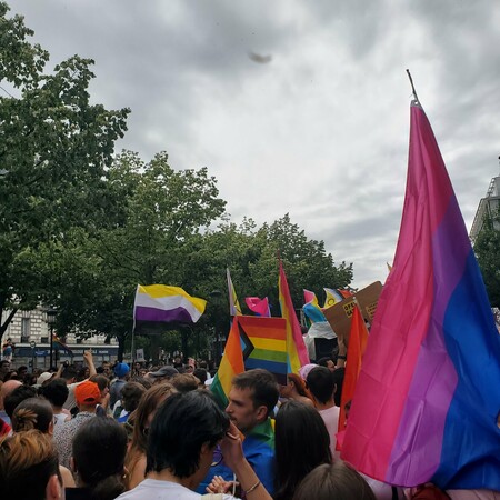 Paris Pride: Μεγαλειώδης πορεία στο Παρίσι, υπό την απειλή ανόδου της ακροδεξιάς 