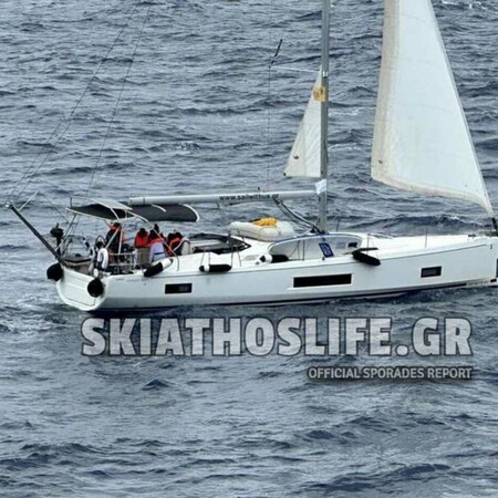 Ακυβέρνητο ιστιοφόρο ανοιχτά της Σκοπέλου