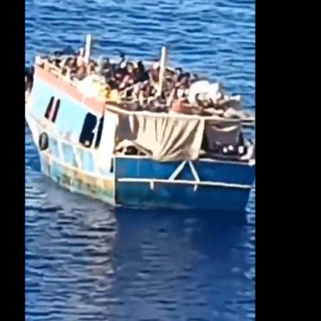 Γαύδος: Μεγάλη επιχείρηση διάσωσης 283 μεταναστών - Βίντεο από το Λιμενικό