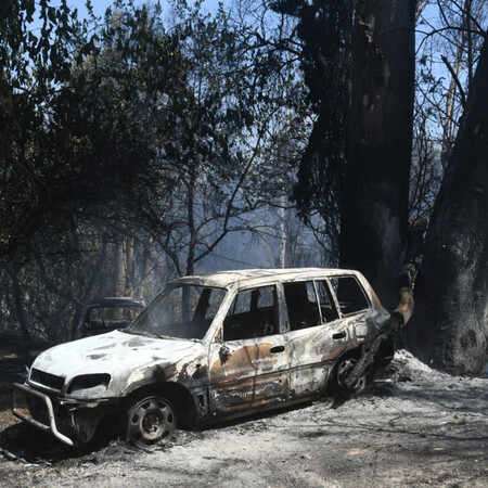Φωτιά στη Μυτιλήνη: Βρέθηκε απανθρακωμένη σορός σε αυτοκίνητο