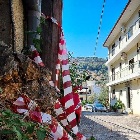 Γυναικοκτονία στην Αμφιλοχία: «Την απειλούσε, της είχε κόψει τα φρένα στο μηχανάκι» λέει φίλη της