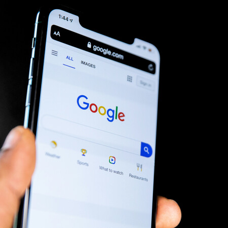 Ρωσία: Ζητά από τη Google να ξεμπλοκάρει 200 κανάλια στο YouTube