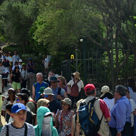 Kλειστή η Ακρόπολη από τις 12:00 μέχρι τις 17:00 λόγω υψηλών θερμοκρασιών