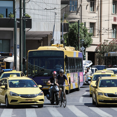  Κίνηση στους δρόμους: Προβλήματα σε Κηφισό και κεντρικές λεωφόρους της Αθήνας