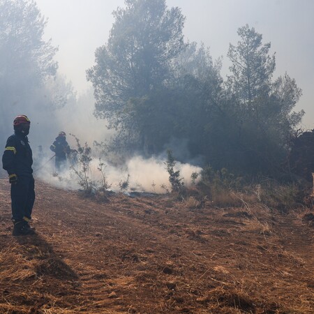 Φωτιά στους Φούρνους Ικαρίας - Μήνυμα 112 για εκκένωση της περιοχής Καμάρι