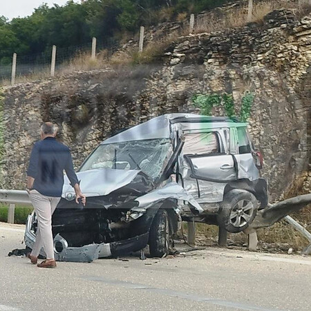 Τροχαίο δυστύχημα στα Γιάννενα - Έχασε τον έλεγχο του αυτοκινήτου και έπεσε στις μπάρες