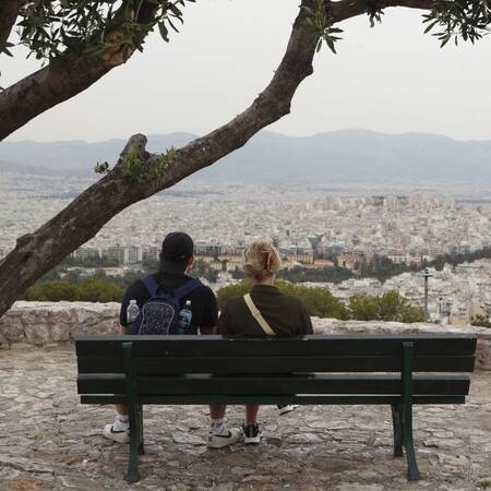 Καιρός: Έρχεται «κοκτέιλ» με βροχές, ζέστη και αφρικανική σκόνη