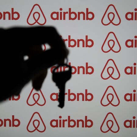 Βρετανία: Άδεια Airbnb θα χρησιμοποιηθούν για τη στέγαση επιζώντων ενδοοικογενειακής βίας χωρίς χρέωση