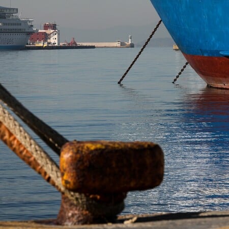 Δεμένα τα πλοία στα λιμάνια σήμερα και αύριο