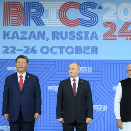 BRICS: Νέα σελίδα στις σχέσεις Κίνας - Ινδίας με οικοδεσπότη τον Πούτιν 