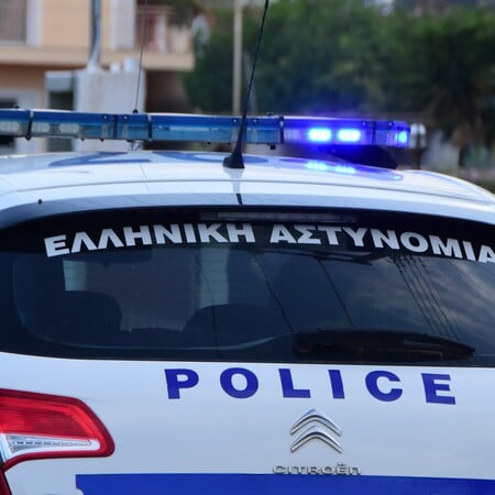 Συμπλοκή στη Γλυφάδα: Εννέα συλλήψεις για το μαχαίρωμα 24χρονου