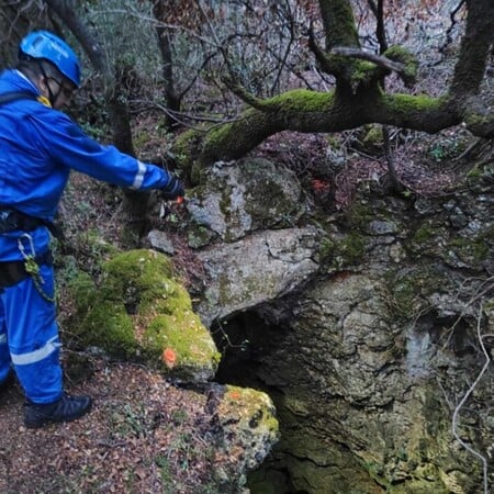 Πρέβεζα: 19χρονος παγιδεύτηκε σε σπήλαιο βάθους 20 μέτρων