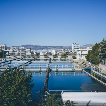 Το πελώριο φίλτρο του νερού της Αθήνας και του Πειραιά | Σπάνιες εικόνες