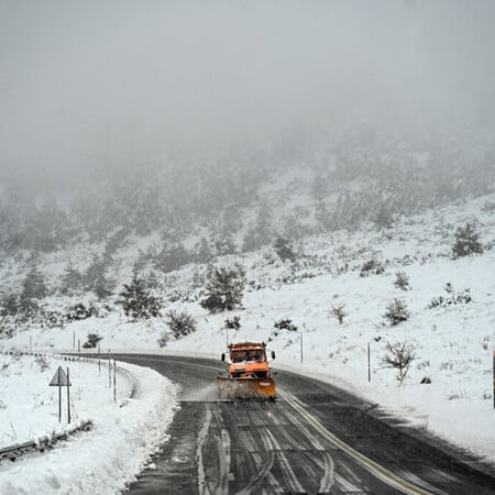 Σοβαρά προβλήματα από την κακοκαιρία- Σφοδρά καιρικά φαινόμενα σε όλη τη χώρα