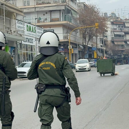 Θεσσαλονίκη: Χημικά και μολότοφ μετά τη διαδήλωση για τα Τέμπη