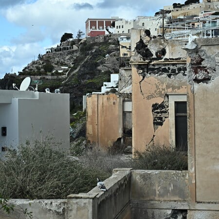 Σεισμική έξαρση στις Κυκλάδες: Ασφαλή τα σχολικά κτήρια σε Σαντορίνη - Αμοργό, έδειξαν οι έλεγχοι