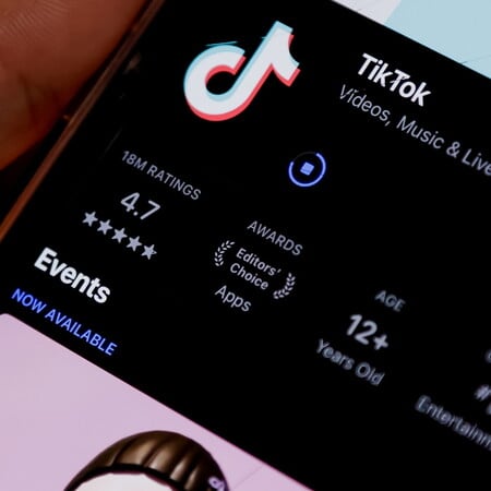 TikTok: Επέστρεψε στα app store της Google και της Apple στις ΗΠΑ