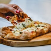 Pizza Dal Professore: Μια λαχταριστή pizza στη Στοά Μπολάνη