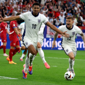 Euro 2024: Η Αγγλία αγχώθηκε, αλλά κέρδισε με 1-0 την Σερβία