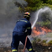 Φωτιά τώρα έξω από το χωριό Νάπη της Λέσβου