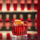 Το Campari μας προσκαλεί στο Negroni Week από τις 16 έως τις 22 Σεπτεμβρίου, γιορτάζοντας τη μοναδική ιστορία του εμβληματικού cocktail