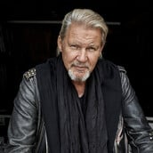 Ο Johnny Logan στο Θέατρο Παλλάς: Ο θρύλος της Eurovision για πρώτη φορά στην Ελλάδα