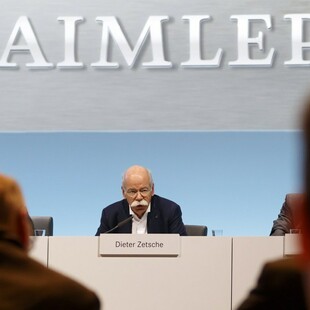 Εργαζόμενοι της Daimler φοβούνται πως νεοναζί θέλουν να παρεισφρήσουν στην εταιρεία