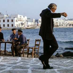 O Άντονι Κουίν ως Ωνάσης στη Μύκονο το 1978