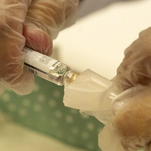 Βρετανία: Εγκρίθηκε εμβόλιο που υπόσχεται ότι μειώνει τη χοληστερίνη στο μισό