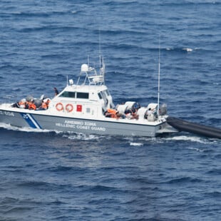 Μήλος: Βυθίστηκε σκάφος με 18 επιβαίνοντες