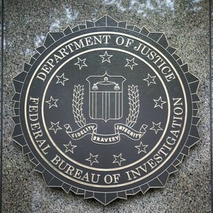 FBI: Ρεκόρ 12ετίας κατέγραψαν τα εγκλήματα μίσους στις ΗΠΑ το 2020