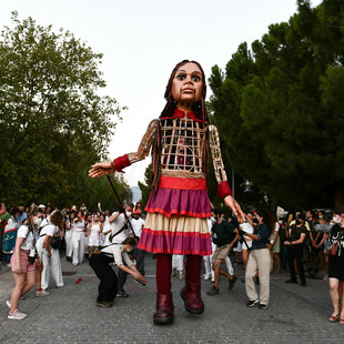 Η μικρή Αμάλ έφτασε στην Αθήνα [ΕΙΚΟΝΕΣ]