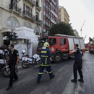 Θεσσαλονίκη: Φωτιά στην Αριστοτέλους- Απεγκλωβίστηκαν 44 άτομα από το Βιοτεχνικό Επιμελητήριο