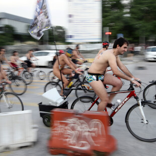 Η Γυμνή Ποδηλατοδρομία της Θεσσαλονίκης: «Το γυμνό μας σώμα δεν είναι προσβολή»