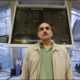 Πέθανε ο Ιρανός που έζησε στο αεροδρόμιο Σαρλ ντε Γκωλ για 18 χρόνια - Ενέπνευσε το Terminal του Στίβεν Σπίλμπεργκ