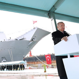 Ερντογάν για τουρκικό αεροπλανοφόρο: Μπορεί να μεταφερθεί σε περιοχές κρίσης στο Αιγαίο και στη Μεσόγειο 