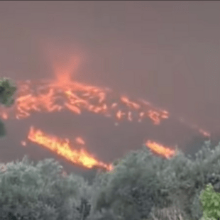 «Έκρηξη» της φωτιάς στη Ρόδο σήμερα, δημιουργήθηκε πυροστρόβιλος