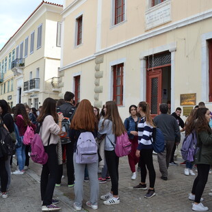 Ανοίγουν σήμερα οι ηλεκτρονικές εγγραφές σε Γενικά και Επαγγελματικά Λύκεια