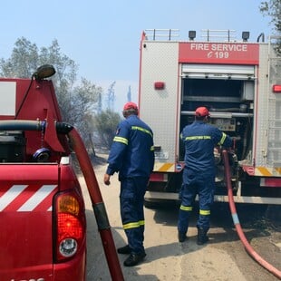 Υπό μερικό έλεγχο η φωτιά στο Μαρκόπουλο- 31 πυρκαγιές σε 24 ώρες