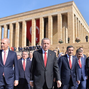 Ερντογάν: Τροποποίηση του Συντάγματος και αγορά δεύτερου αεροπλανοφόρου οι νέοι στόχοι της Τουρκίας