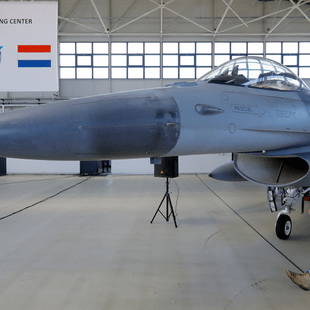 Η Ευρώπη άνοιξε κέντρο για να εκπαιδευτούν Ουκρανοί πιλότοι σε F-16 