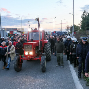 «Λελογισμένες οι κινητοποιήσεις των αγροτών» λέει ο πρωθυπουργός, αλλά δεν θα τους δώσει άλλα