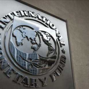 ΔΝΤ: Αποκλιμάκωση του χρέους της Ελλάδας - «Εκρηκτική» δυναμική στα ελλείμματα ΗΠΑ και Κίνας