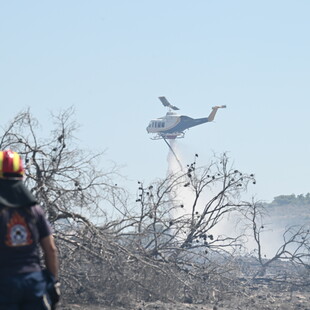 Φωτιά τώρα στο Μαύρο Λιθάρι - Μήνυμα 112 για ετοιμότητα