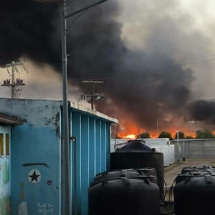 Φωτιά στη Ριτσώνα: Εκκενώθηκε λόγω των καπνών η δομή προσφύγων