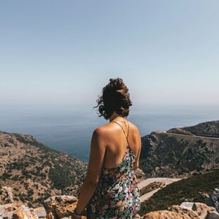 Lonely Planet: Ποιο ελληνικό νησί βρίσκεται στους οικονομικότερους προορισμούς του κόσμου για το 2024 