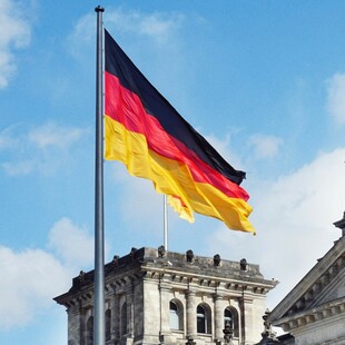 Γερμανία: Απαγορεύεται η κυκλοφορία ακροδεξιού περιοδικού «Compact» 
